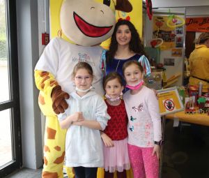 Raffini-Maskottchen-Walkact_Messe-40