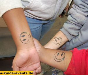 Eiskoenigin-Glitzer-tattoos-Mannheim-2022-22