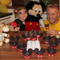 backen-fuer-kinder-mickey-mouse-cakes-8