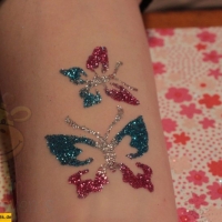 kindergeburtstag-bruehl-glitzer-tattoos-2