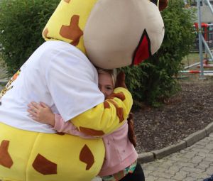 Raffini-Maskottchen-Walkact-Mercedes-Benz-Germersheim-18