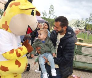 Raffini-Maskottchen-Walkact-Mercedes-Benz-Germersheim-5