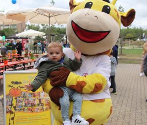 Raffini-Maskottchen-Walkact-Mercedes-Benz-Germersheim-6