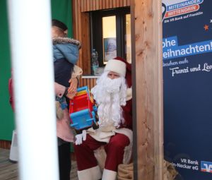 Nikolaus-Besuch_Adventsbasteln_Mannheim_2022-1