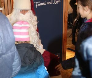 Nikolaus-Besuch_Adventsbasteln_Mannheim_2022-8