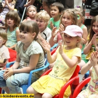 publikum-bilder-shows-kinderfest-hauptbahnhof-mannheim-20-07-44