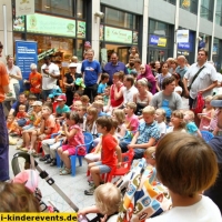 publikum-bilder-shows-kinderfest-hauptbahnhof-mannheim-20-07-54