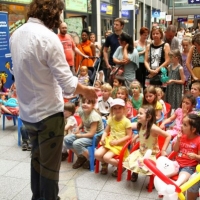 publikum-bilder-shows-kinderfest-hauptbahnhof-mannheim-20-07-56