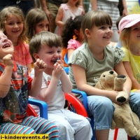 publikum-bilder-shows-kinderfest-hauptbahnhof-mannheim-20-07-58