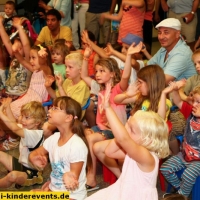 publikum-bilder-shows-kinderfest-hauptbahnhof-mannheim-20-07-62