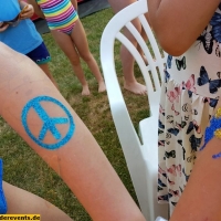 Sommerfest Freibad Wachenheim 2017-Glitzer Tattoos (3)